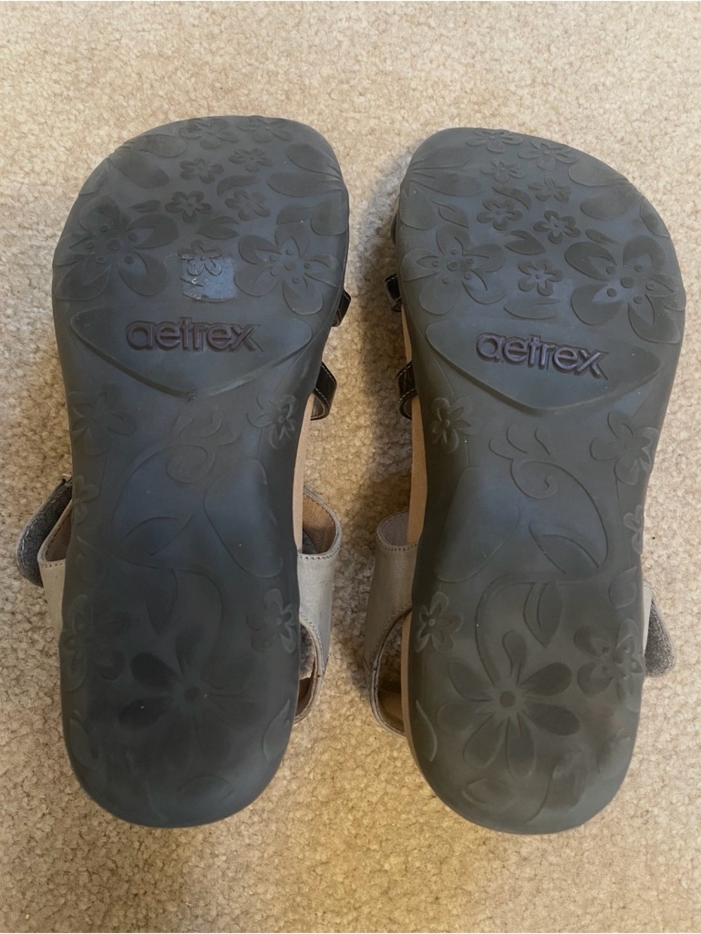Aetrex Jess Orthotic Sandals Size 10 Taupe Leather Comfort Great Condition - Picture 2 of 5